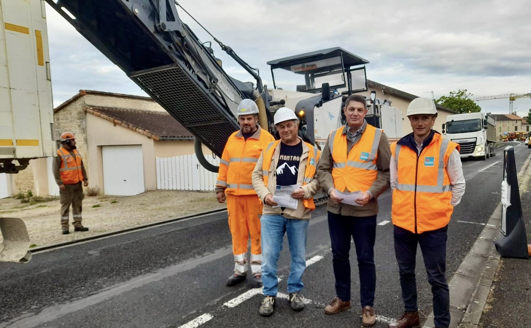 Gençay : la RD 100 fait peau neuve