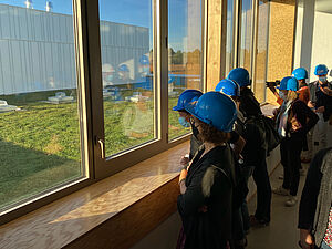 Salle avec toit végétalisé du 35e collège de la Vienne. - Agrandir l'image (fenêtre modale)