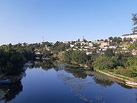 Le Clain au niveau du Pont Neuf à Poitiers